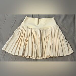ALO Yoga Pleated Pale Yellow Tennis Skort, Size S
